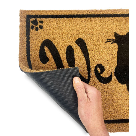 simpatico tappeto zerbino stampato con gatto nero e scritta welcome