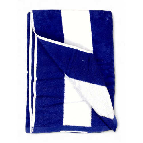 Serviette de plage en éponge de coton avec rayures bleues pliées et bords finis