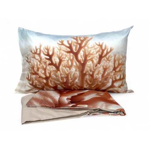 Detail of the high-definition print on cotton fabric of the Corallo bed set