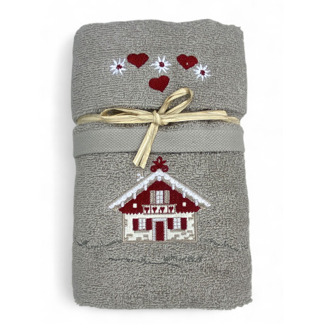 Serviette tyrolienne taupe avec décorations de cœur rouge et edelweiss